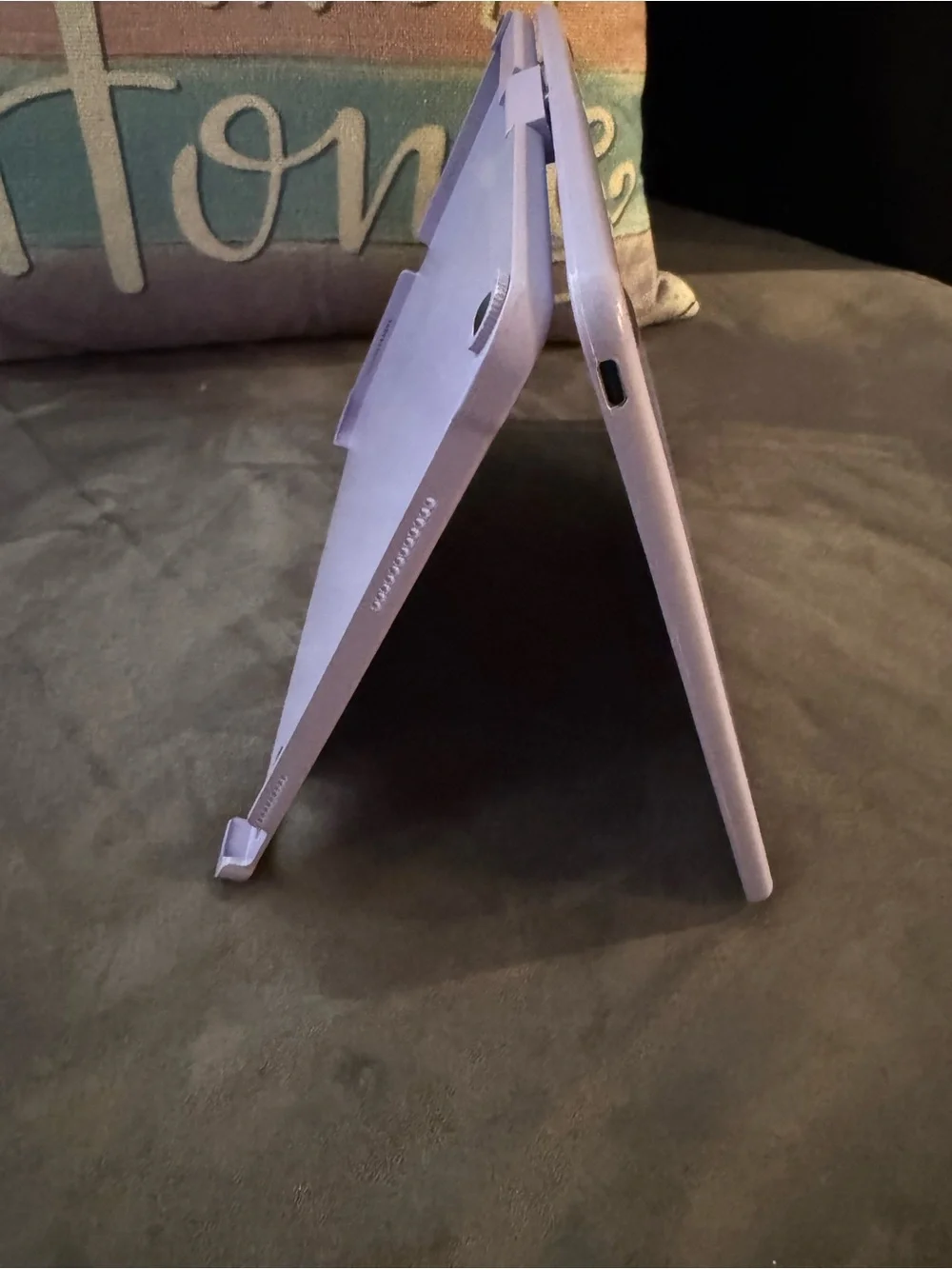 Lilac Apple/tablet Keyboard Case with Stylus/Apple Pencil holder